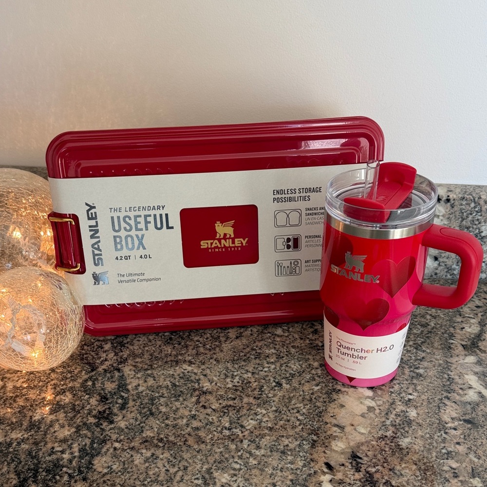 ♥️Stanley Red Useful Box 4.2QT and Quencher 20oz Tumbler